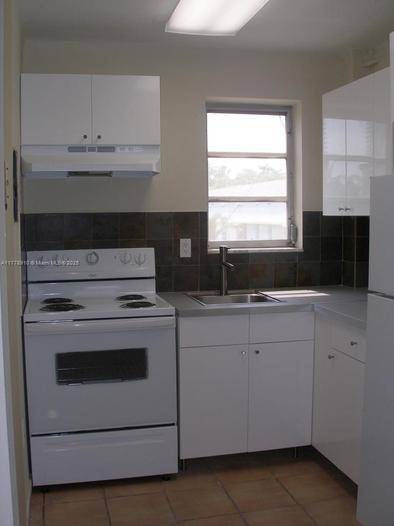 MICHIGAN TOWERS CONDO - Residential