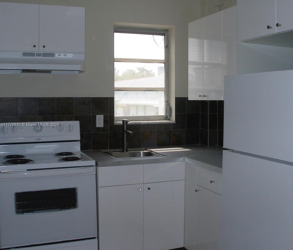 MICHIGAN TOWERS CONDO - Residential