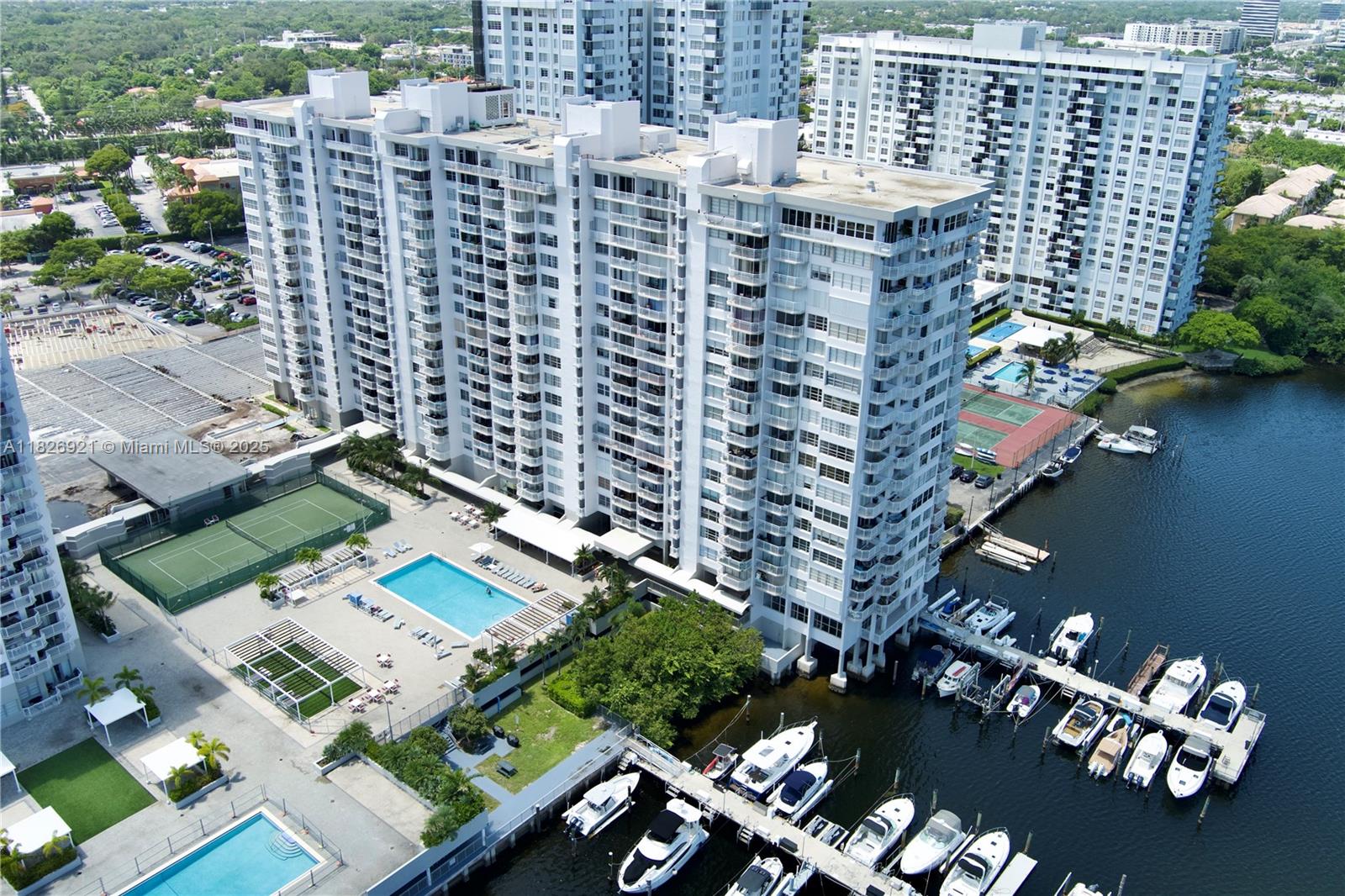 DEL PRADO MARINA - Residential