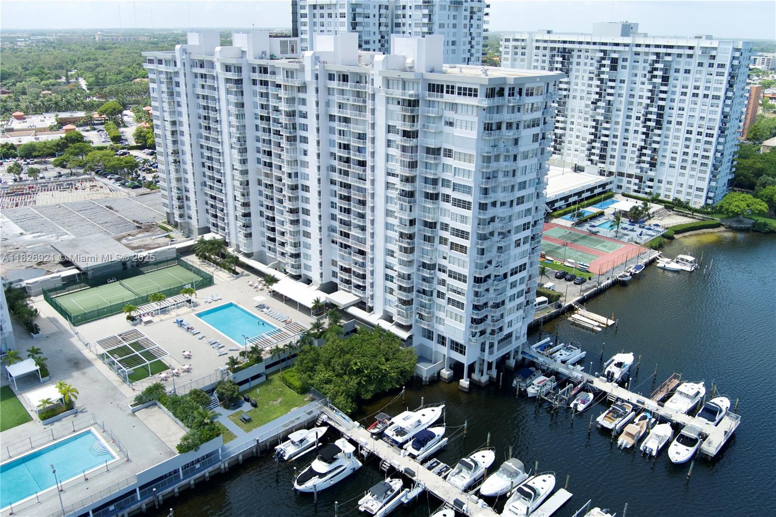 DEL PRADO MARINA - Residential