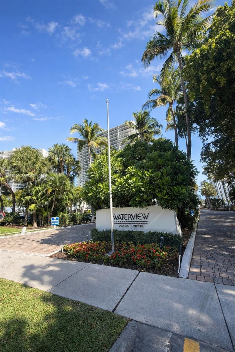 20505 E Country Club Dr 1037