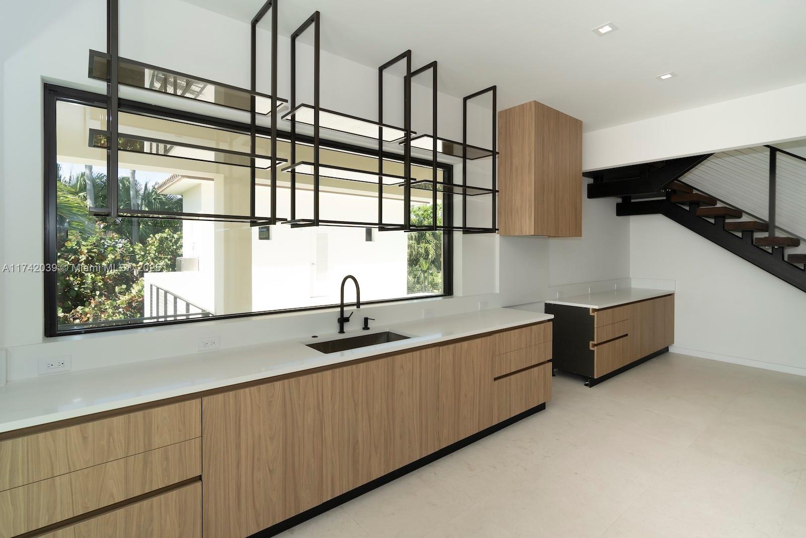 CORAL BAY SEC B - Residential