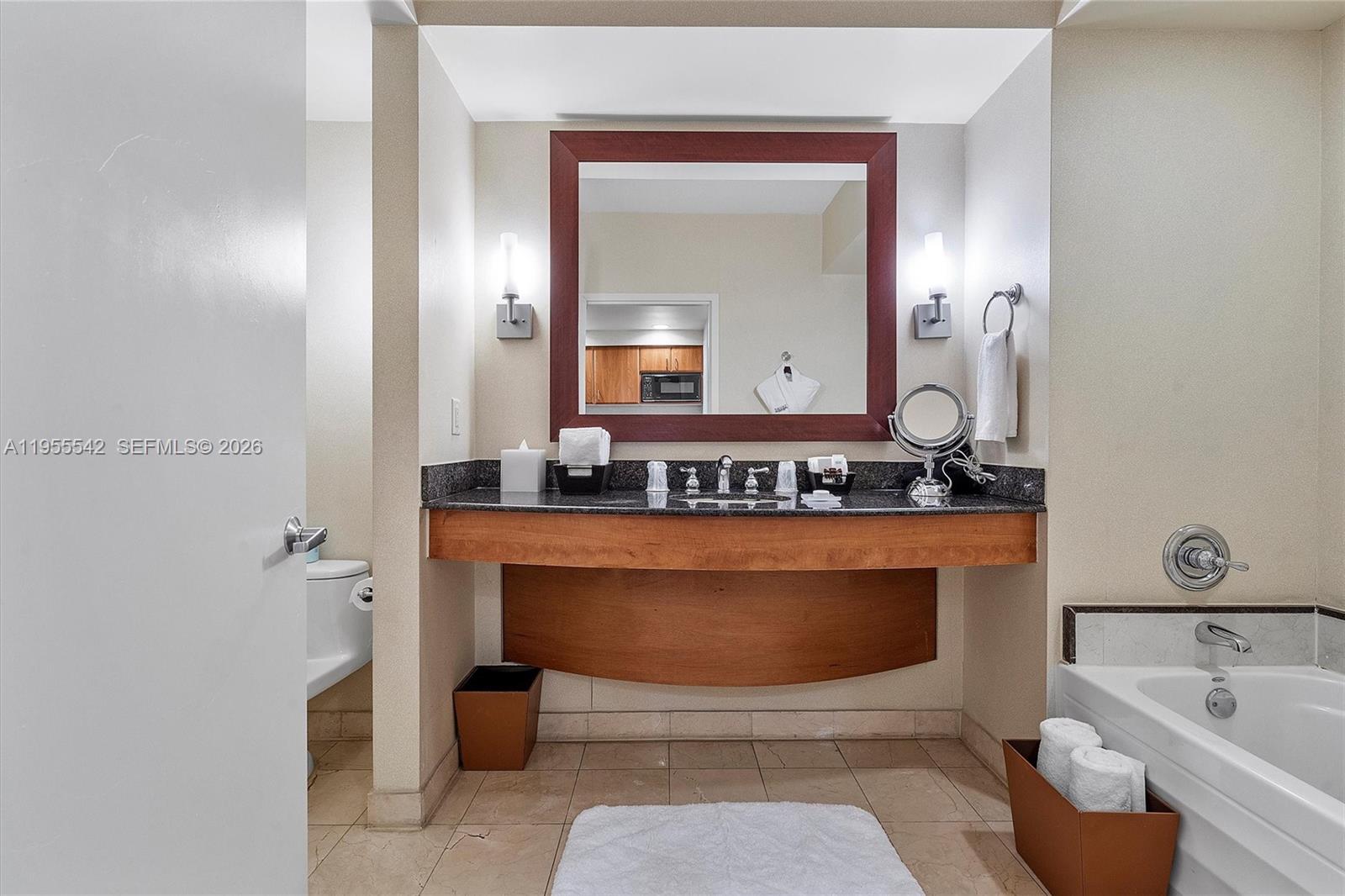 TRUMP INTERNATIONAL SONES - Residential