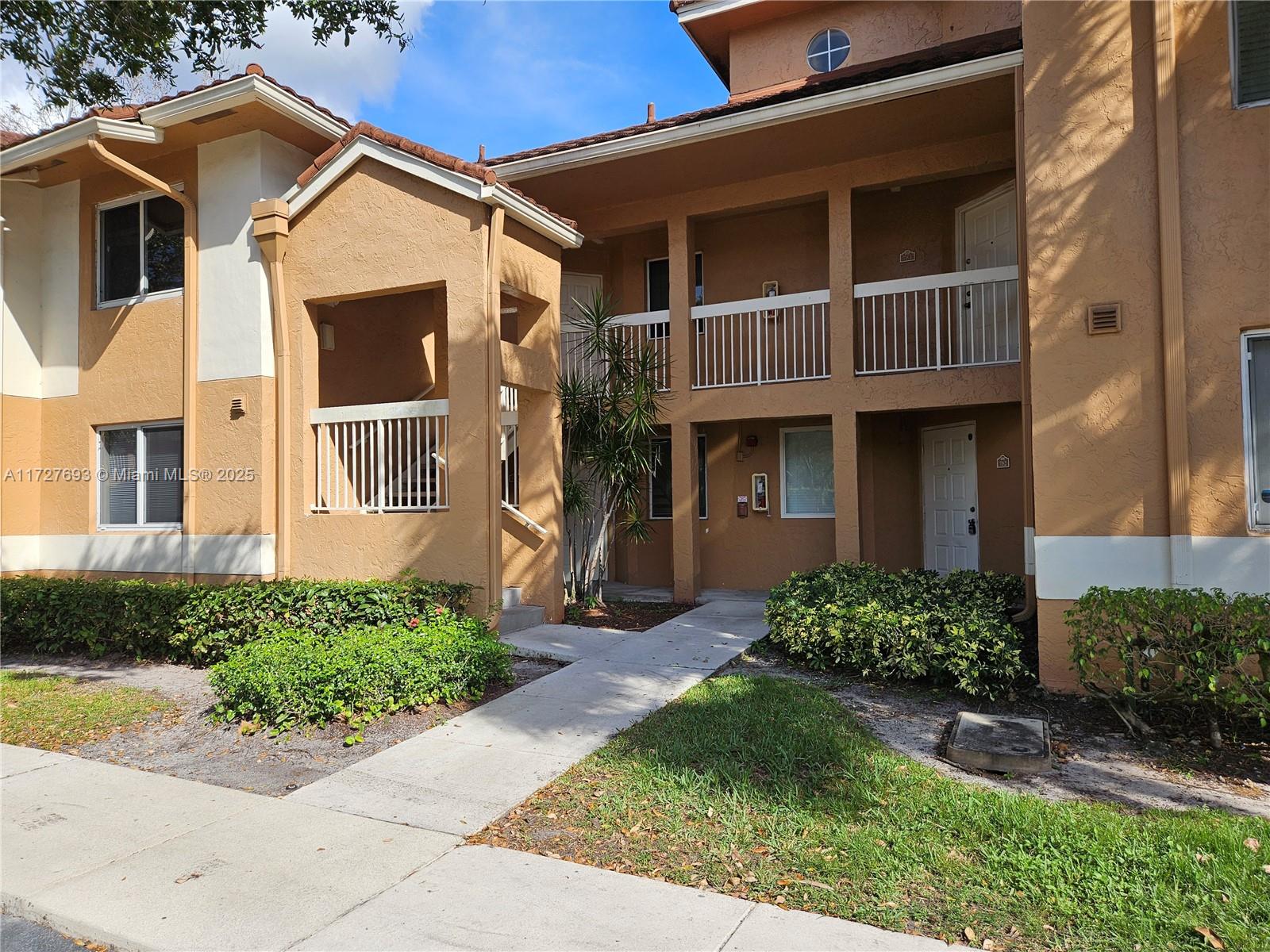 Property for Sale at 786 Nw 92nd Ave 786, Plantation, Miami-Dade County, Florida - Bedrooms: 1 
Bathrooms: 1  - $229,999