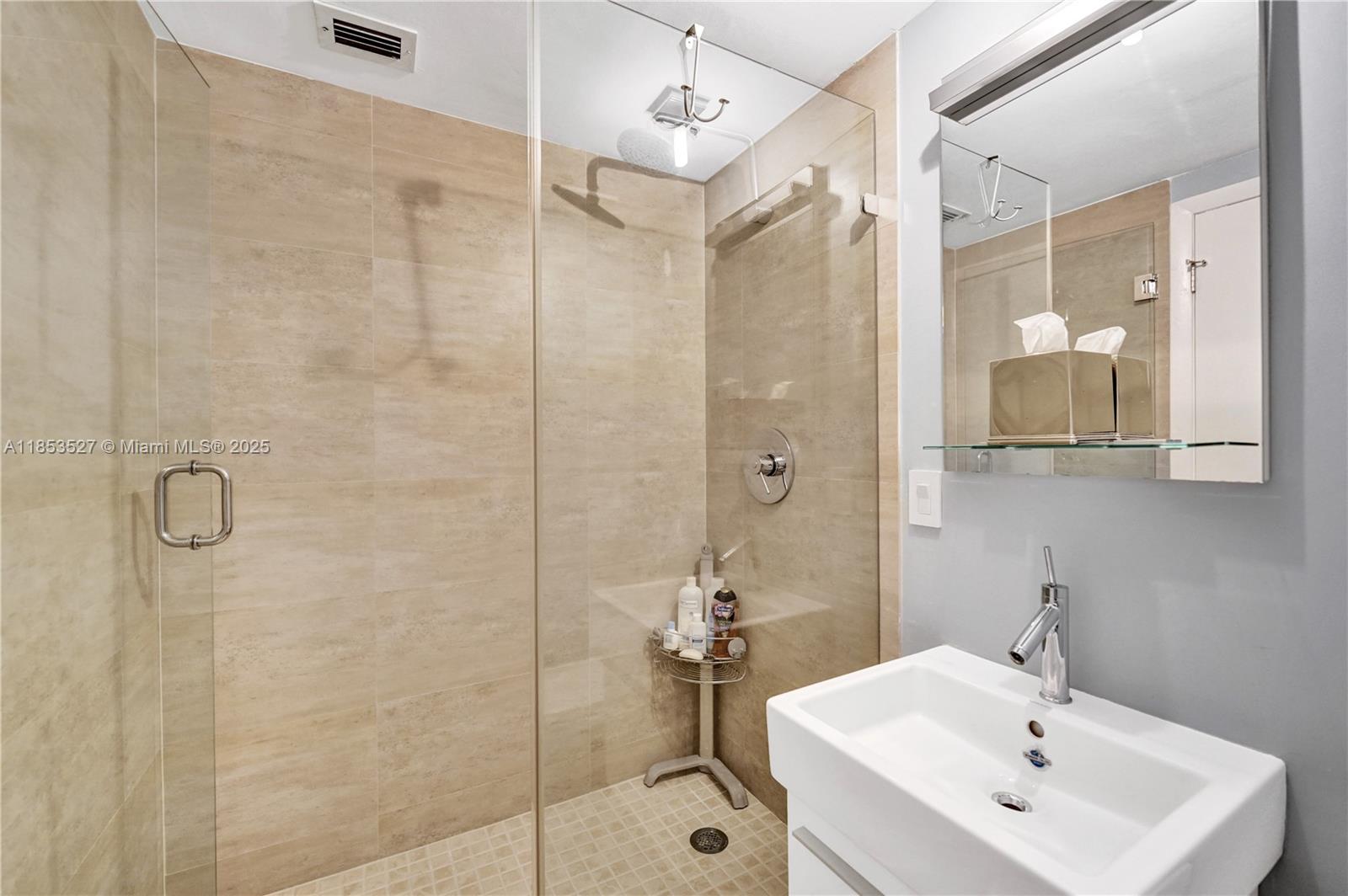 HAMPTONS WEST - Residential Lease