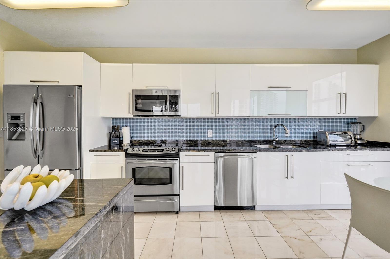 HAMPTONS WEST - Residential Lease