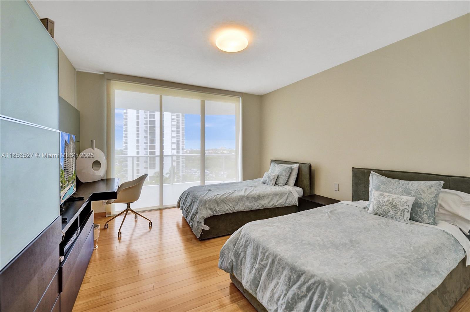 HAMPTONS WEST - Residential Lease