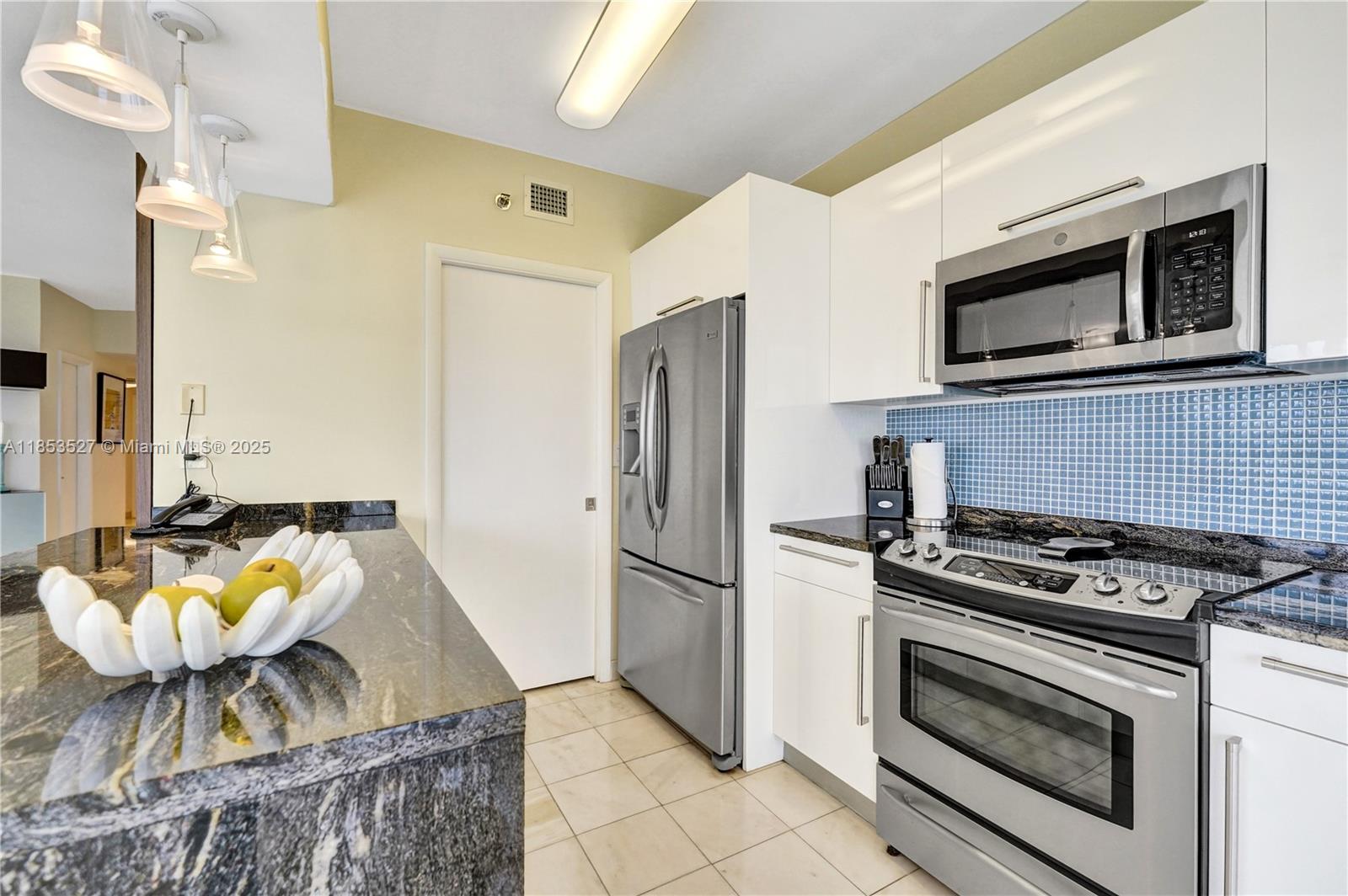 HAMPTONS WEST - Residential Lease