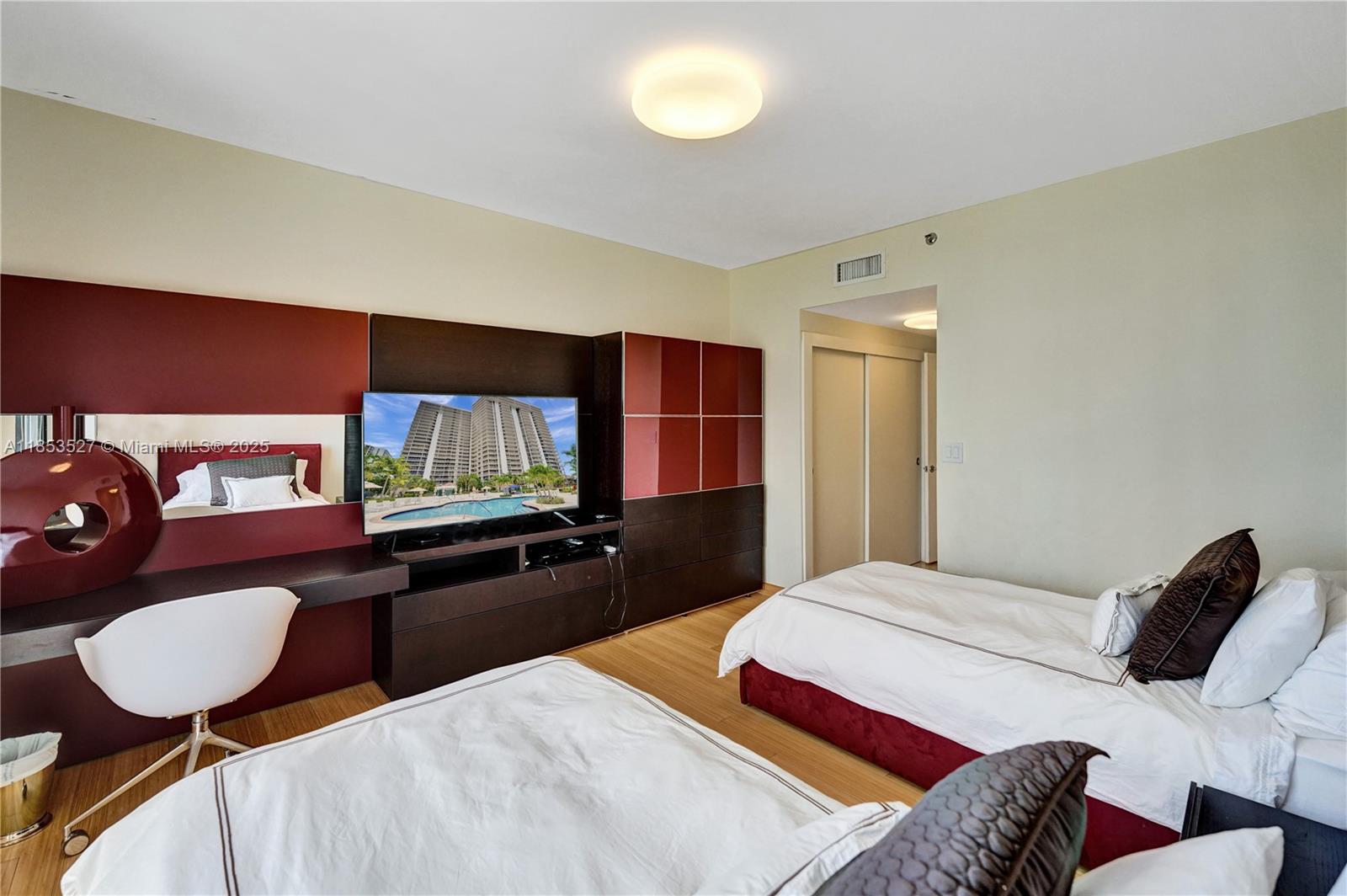 HAMPTONS WEST - Residential Lease