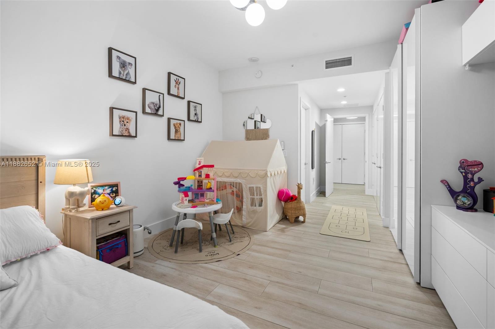 MARINA PALMS RESIDENCES N - Residential