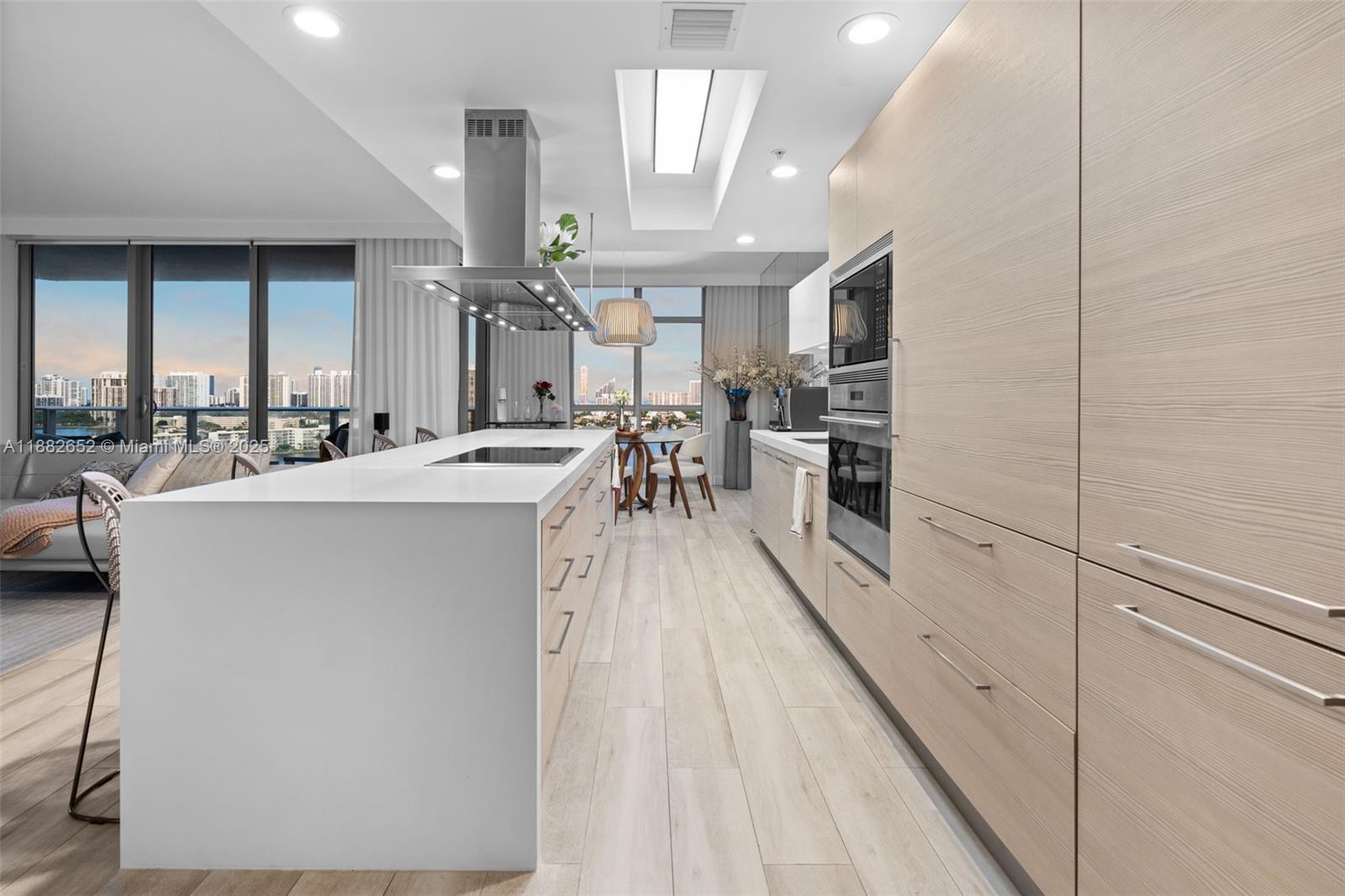 MARINA PALMS RESIDENCES N - Residential