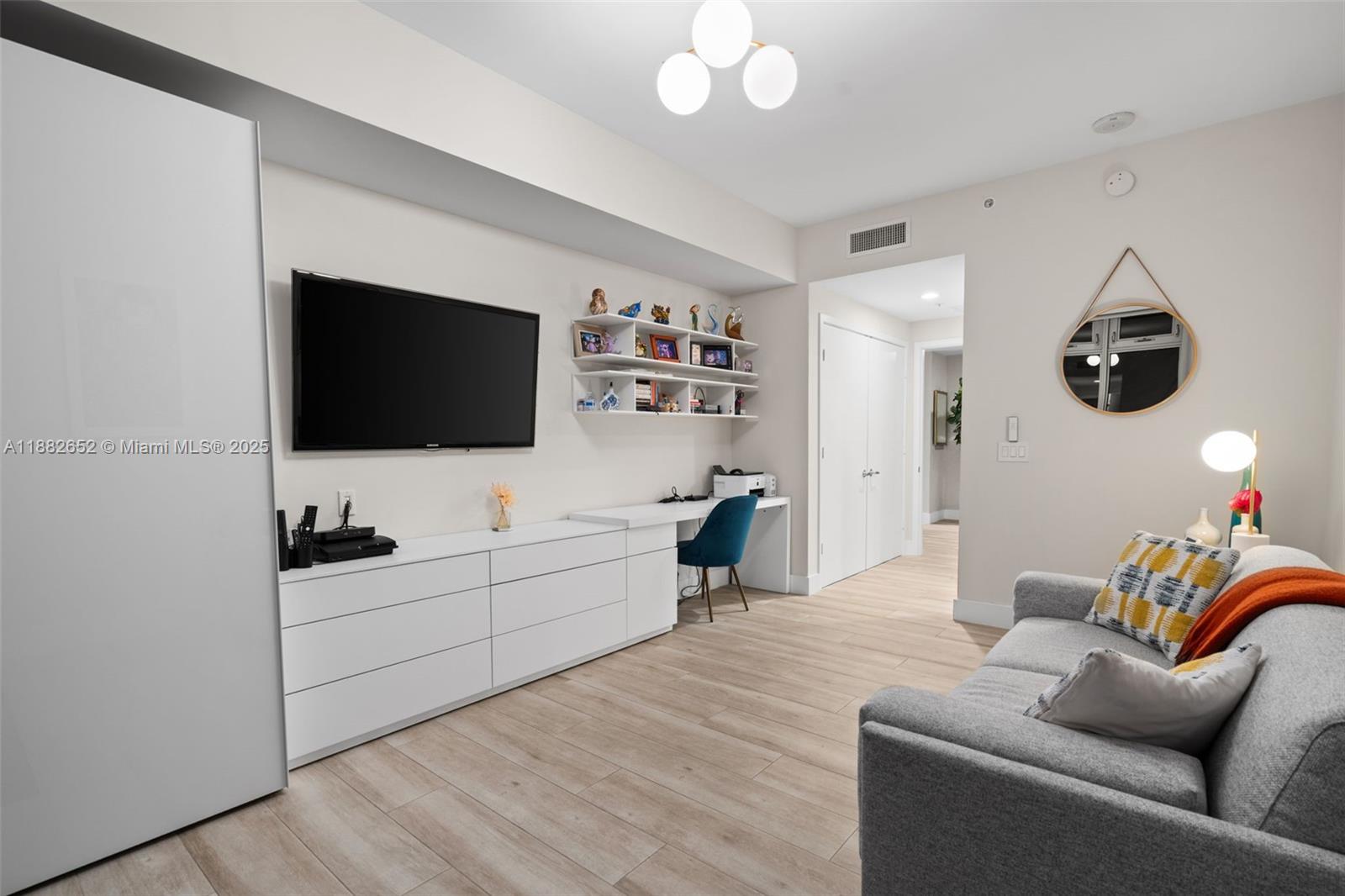 MARINA PALMS RESIDENCES N - Residential