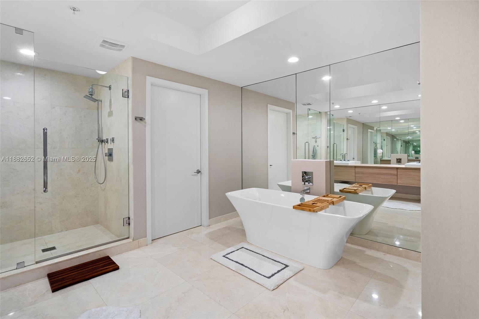 MARINA PALMS RESIDENCES N - Residential