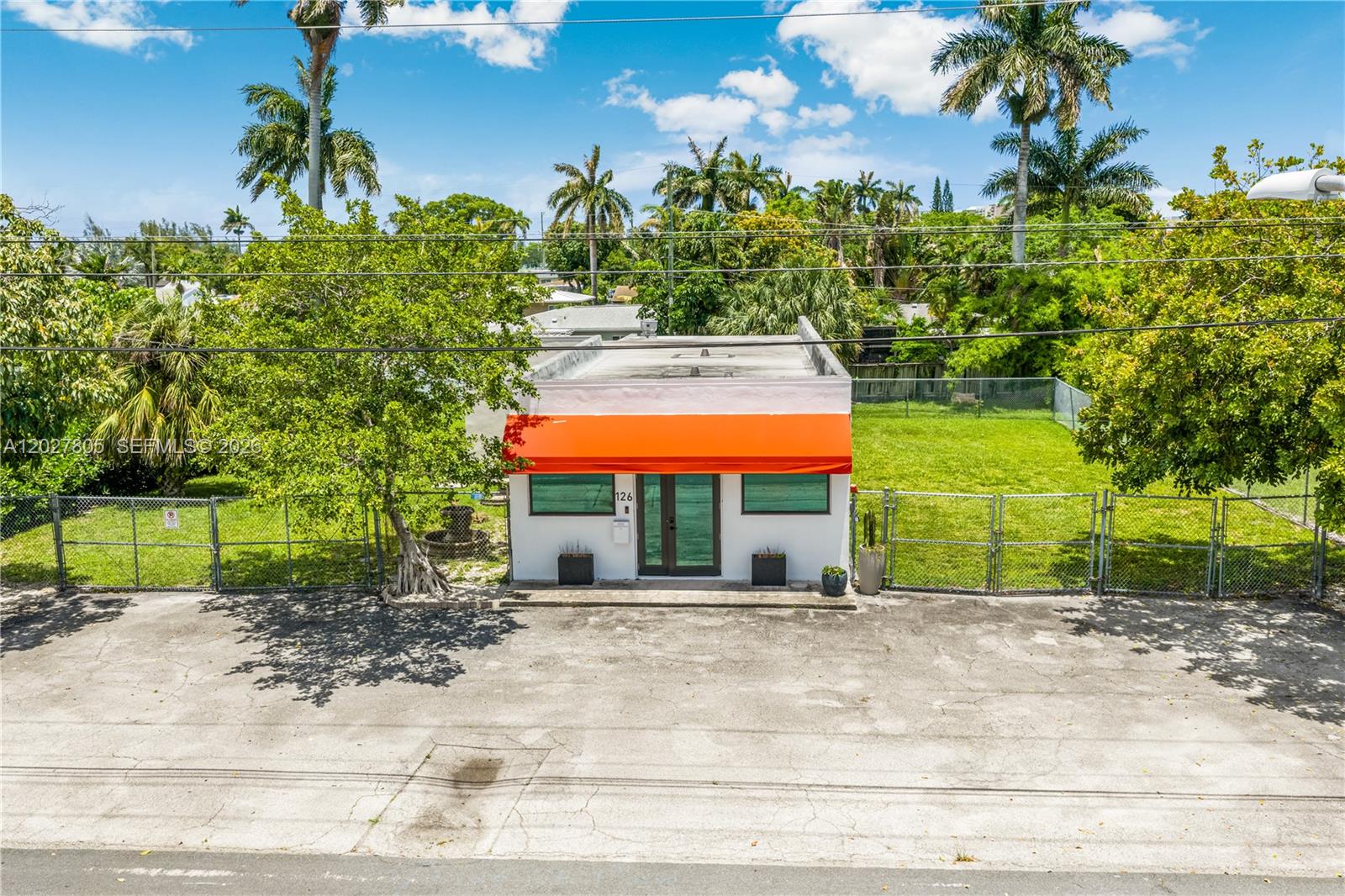 126 NE 1st Ave