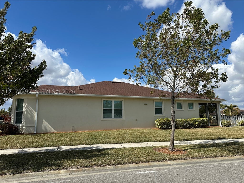 Photo of 12763 SW Vermillion Cir, Port St Lucie, FL 34987 (MLS # A12078395)