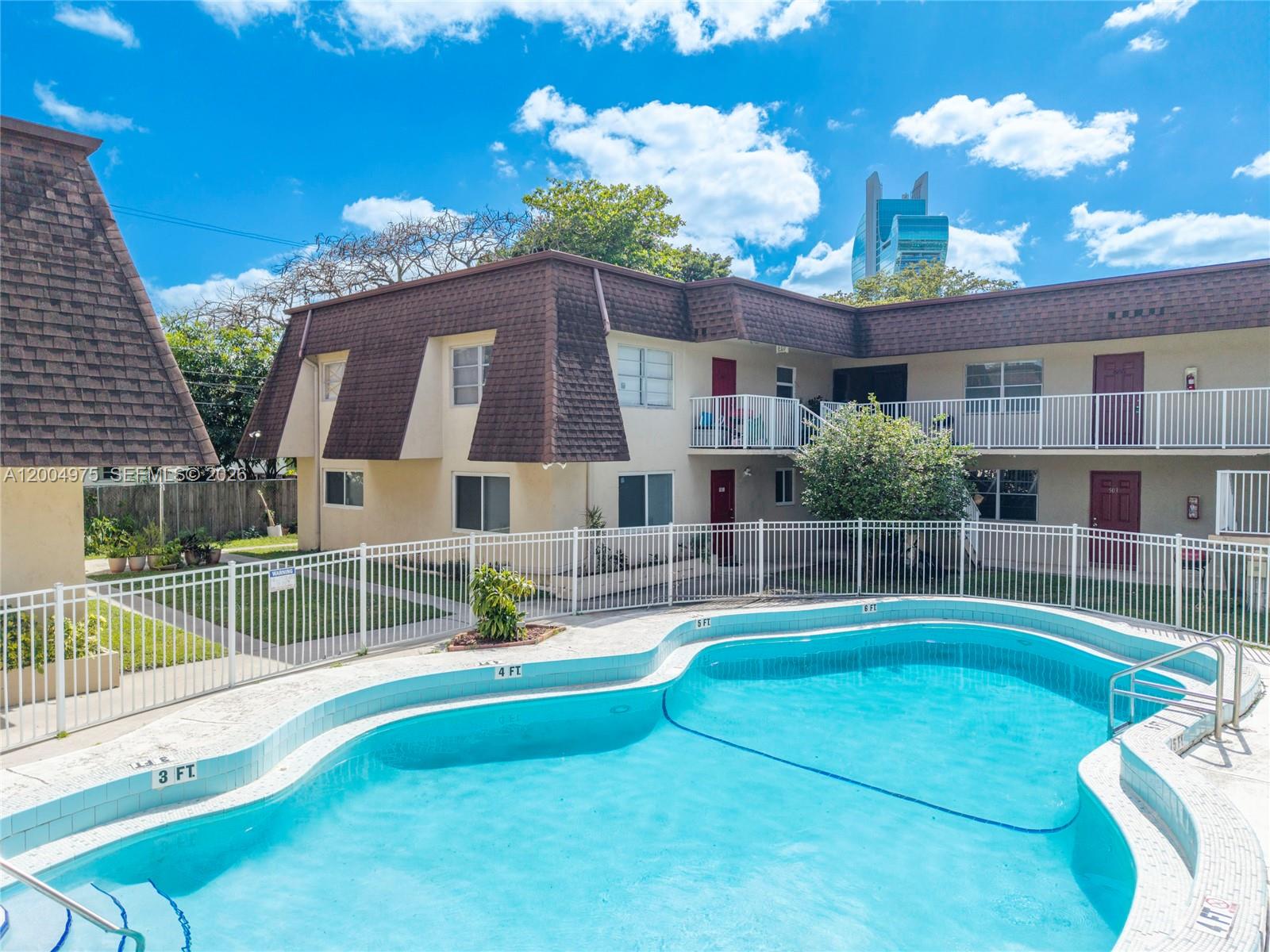 4524 SW 54th St 501-W