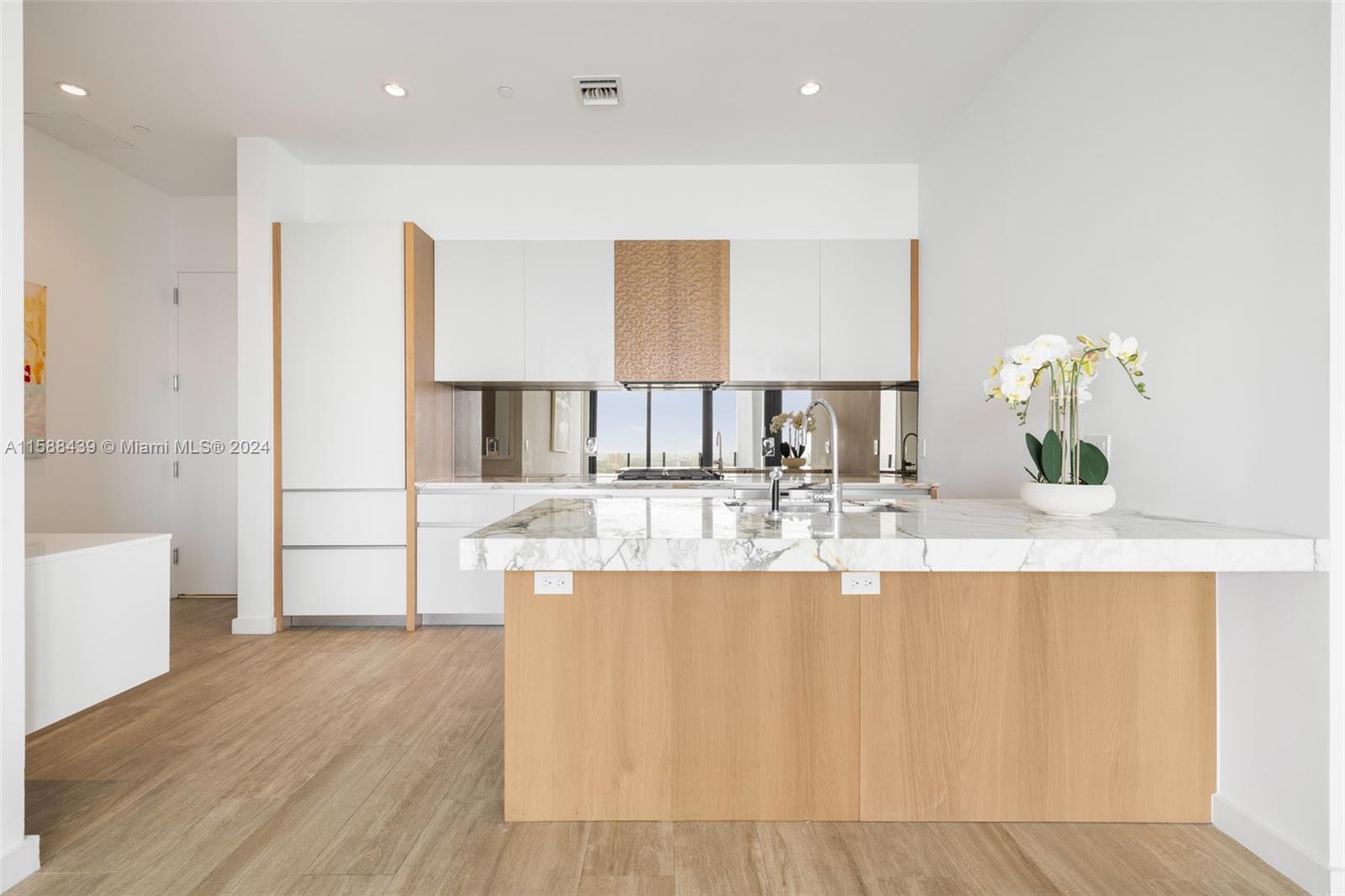 CLUB RESIDENCES AT PARK GR - Residential