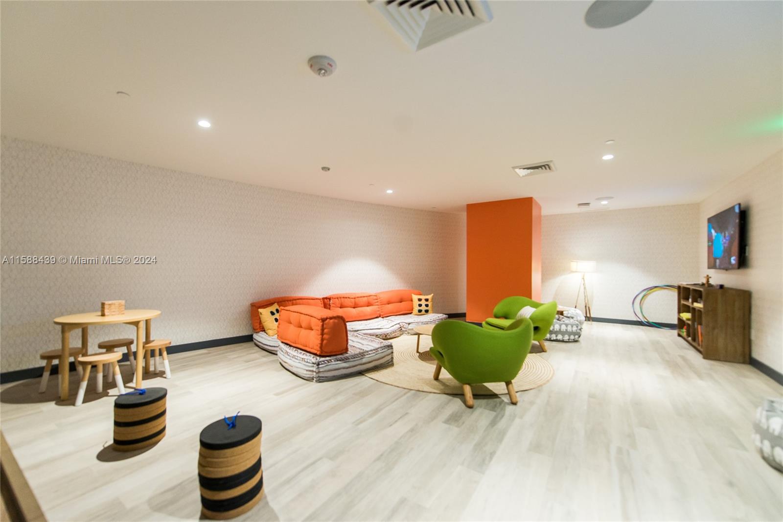 CLUB RESIDENCES AT PARK GR - Residential