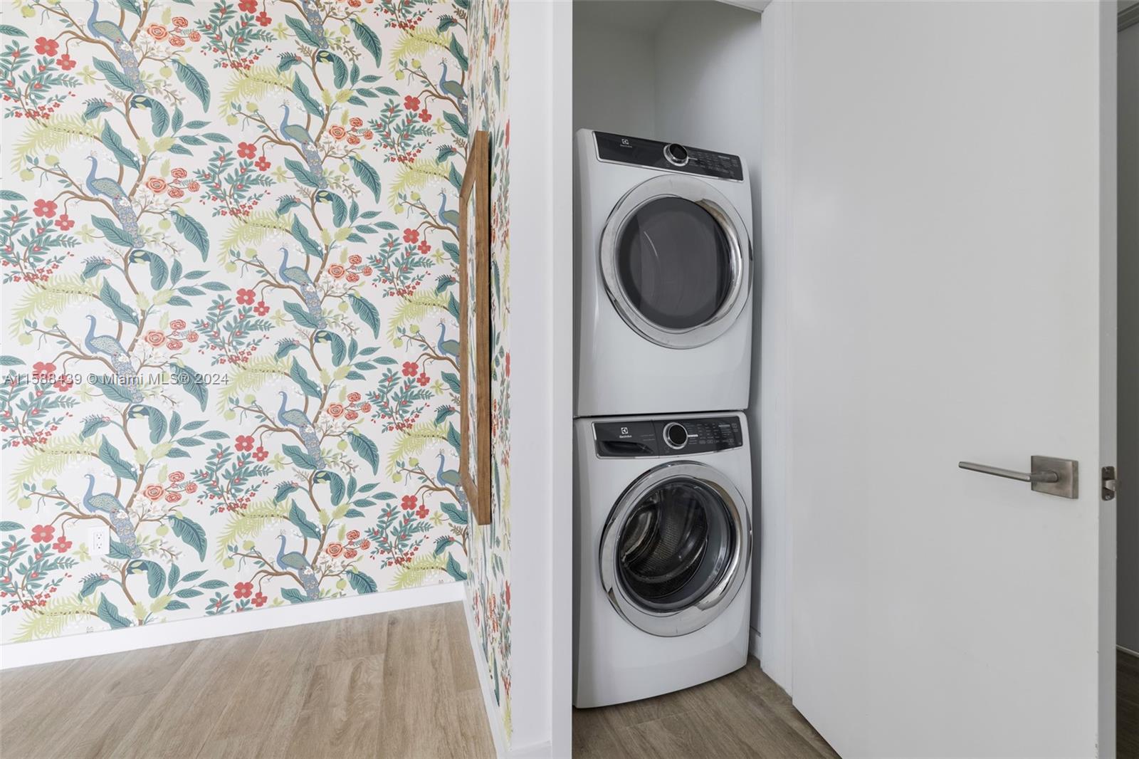 CLUB RESIDENCES AT PARK GR - Residential