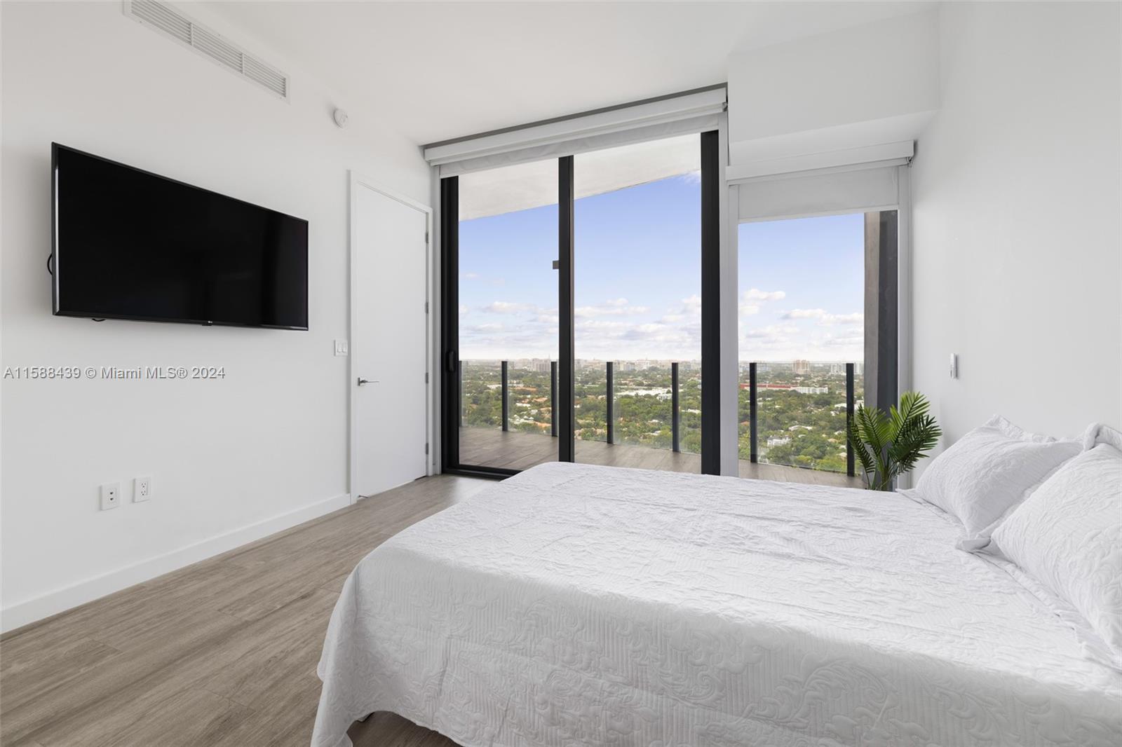 CLUB RESIDENCES AT PARK GR - Residential