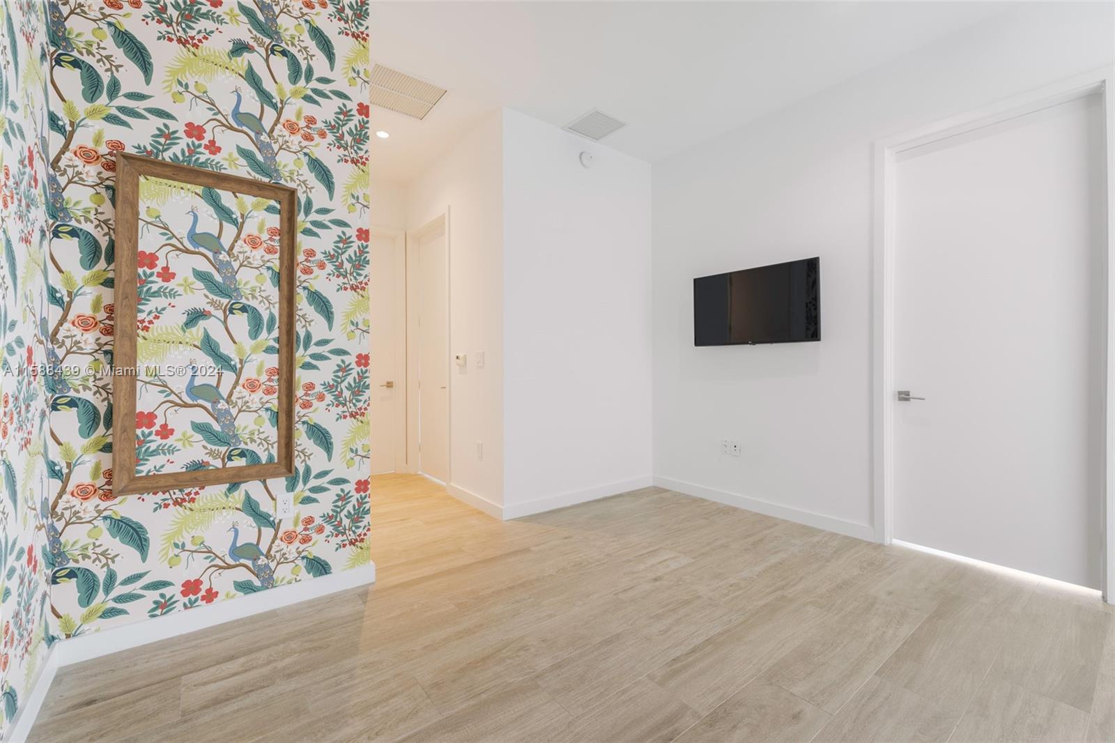 CLUB RESIDENCES AT PARK GR - Residential