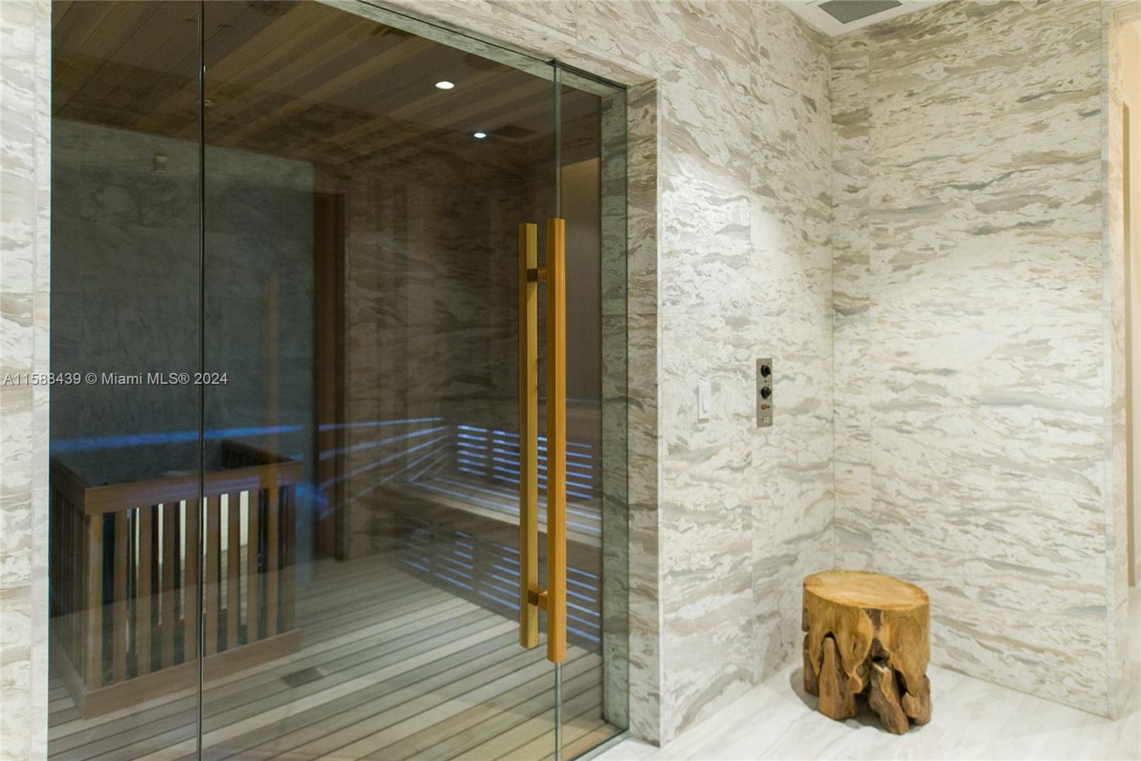 CLUB RESIDENCES AT PARK GR - Residential