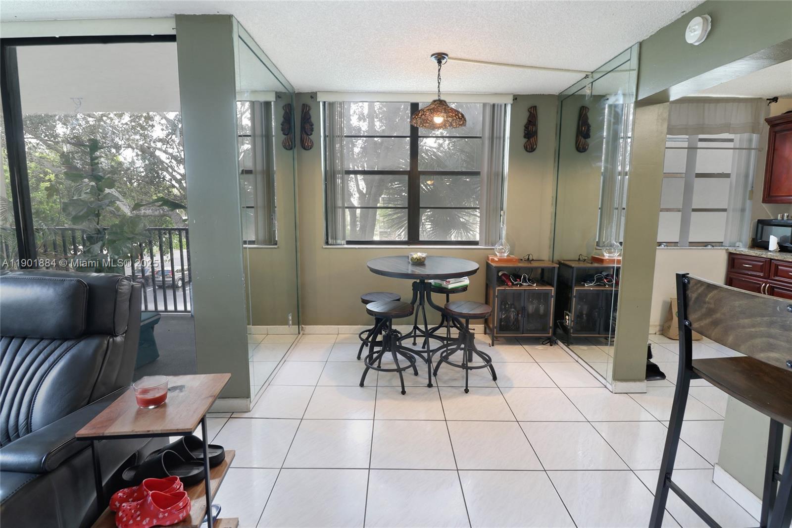 GATE THREE CONDO - Residential