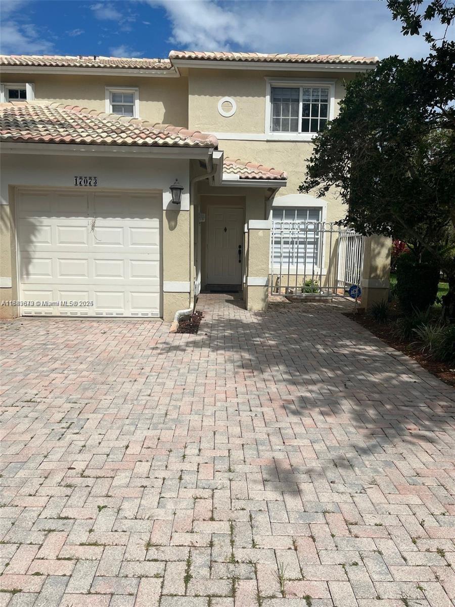 PEMBROKE ISLES 1 - Residential Lease