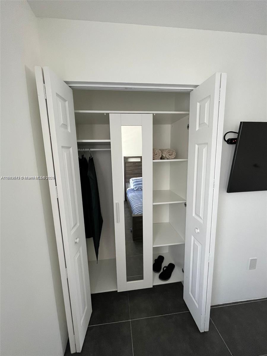 PEMBROKE ISLES 1 - Residential Lease