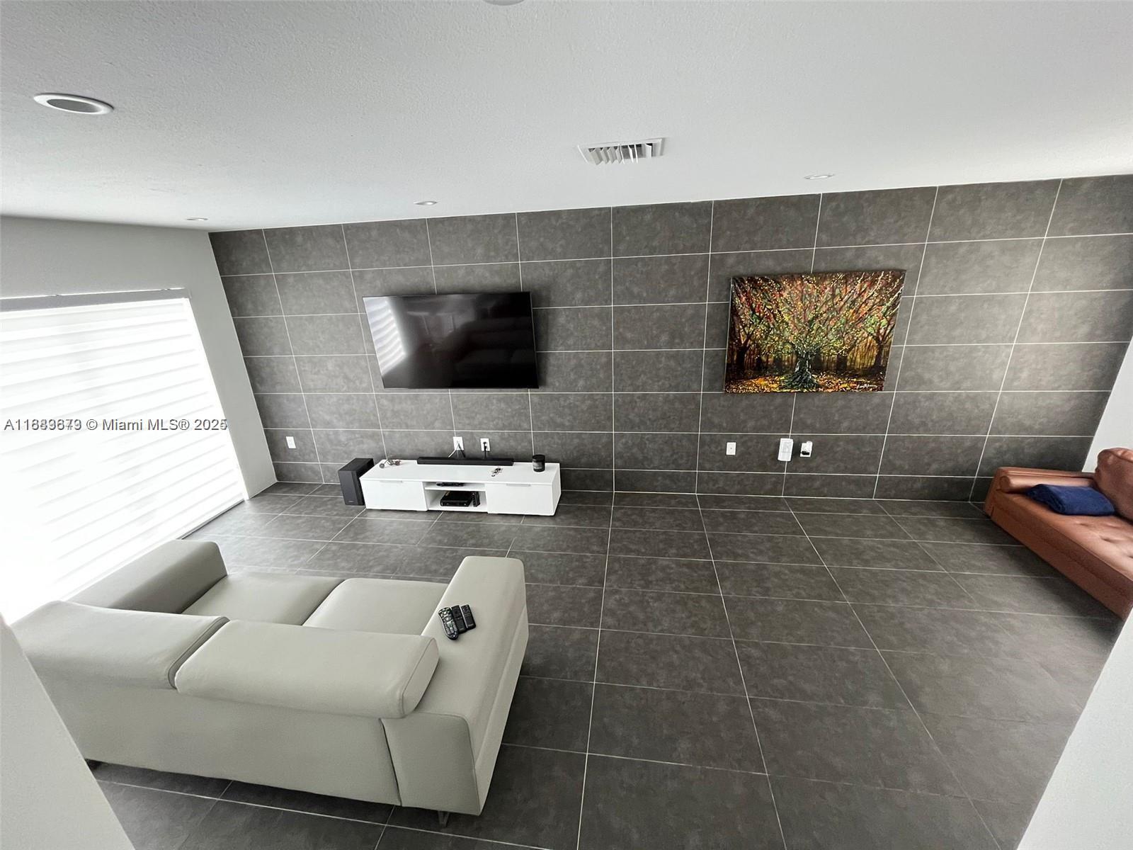PEMBROKE ISLES 1 - Residential Lease