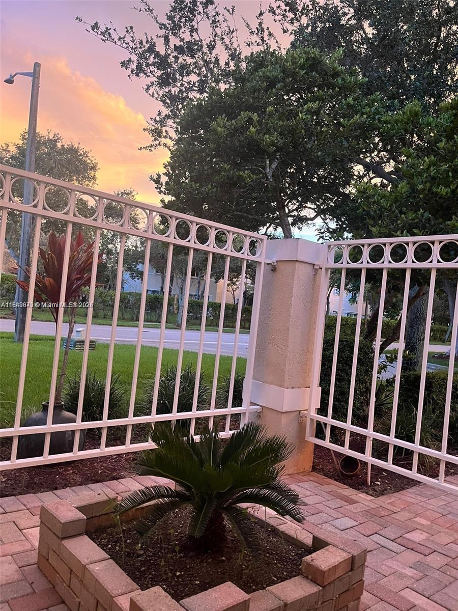PEMBROKE ISLES 1 - Residential Lease
