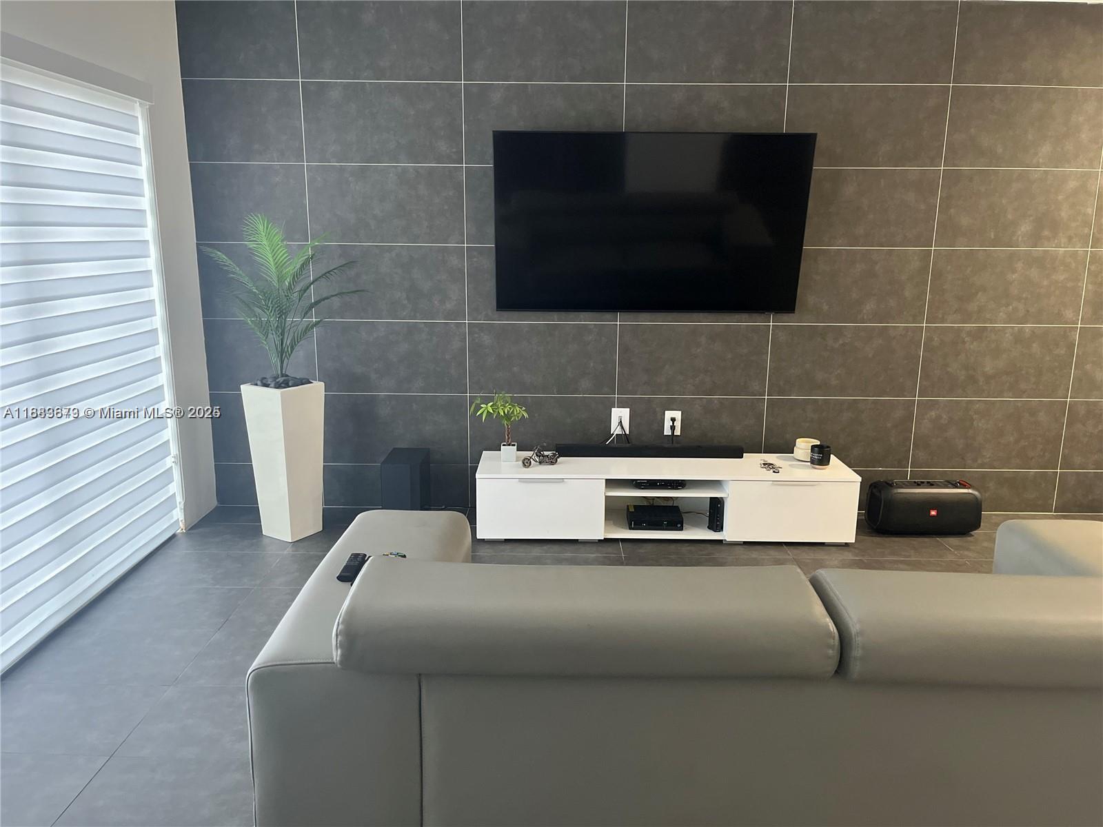 PEMBROKE ISLES 1 - Residential Lease
