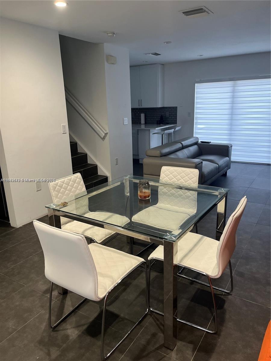 PEMBROKE ISLES 1 - Residential Lease