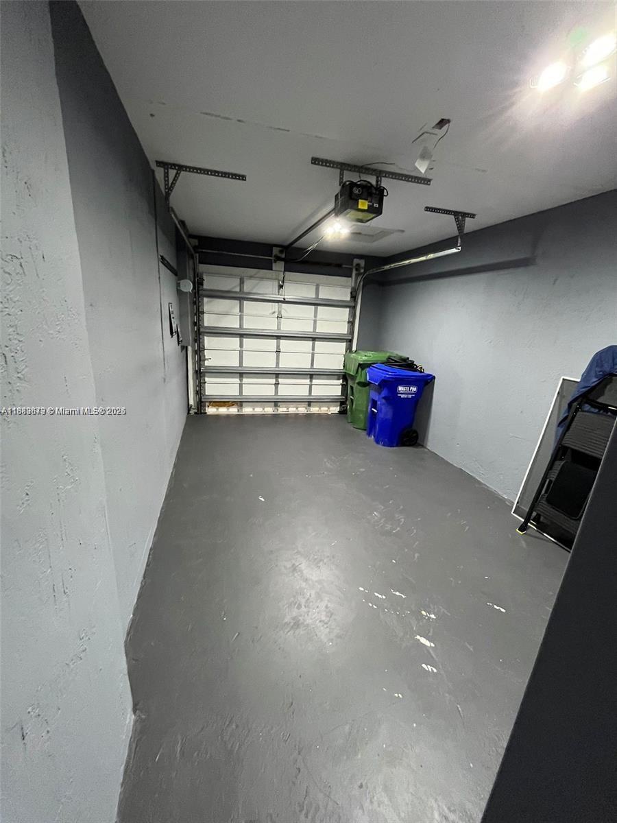 PEMBROKE ISLES 1 - Residential Lease