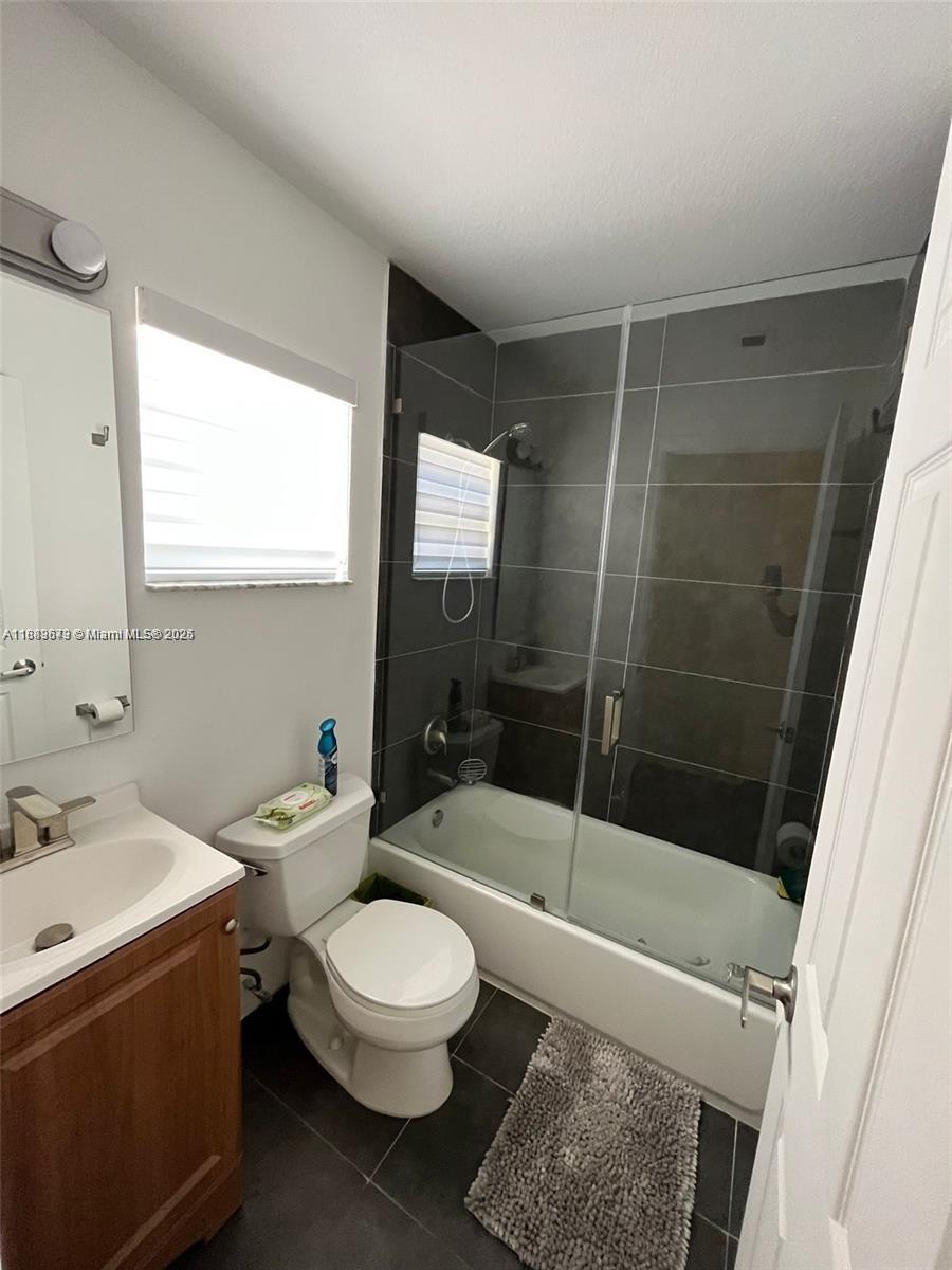 PEMBROKE ISLES 1 - Residential Lease