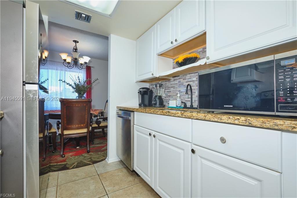 TOWERS CONDO - Residential