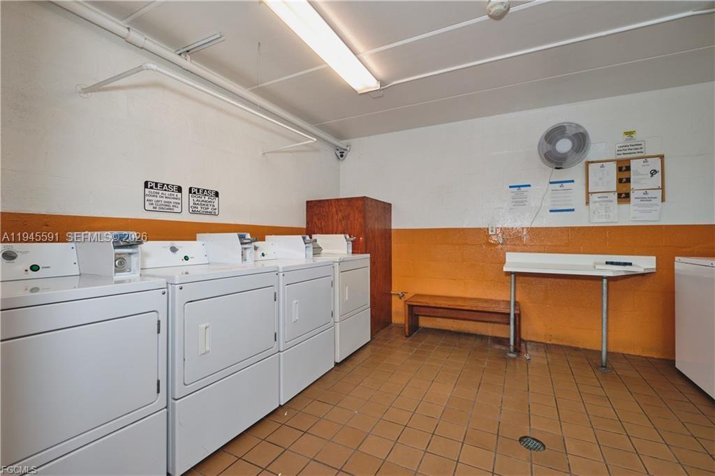 TOWERS CONDO - Residential