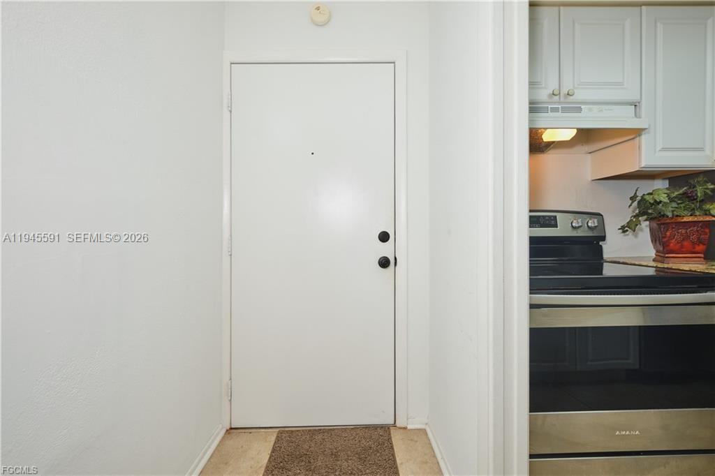 TOWERS CONDO - Residential