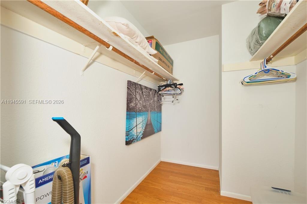 TOWERS CONDO - Residential