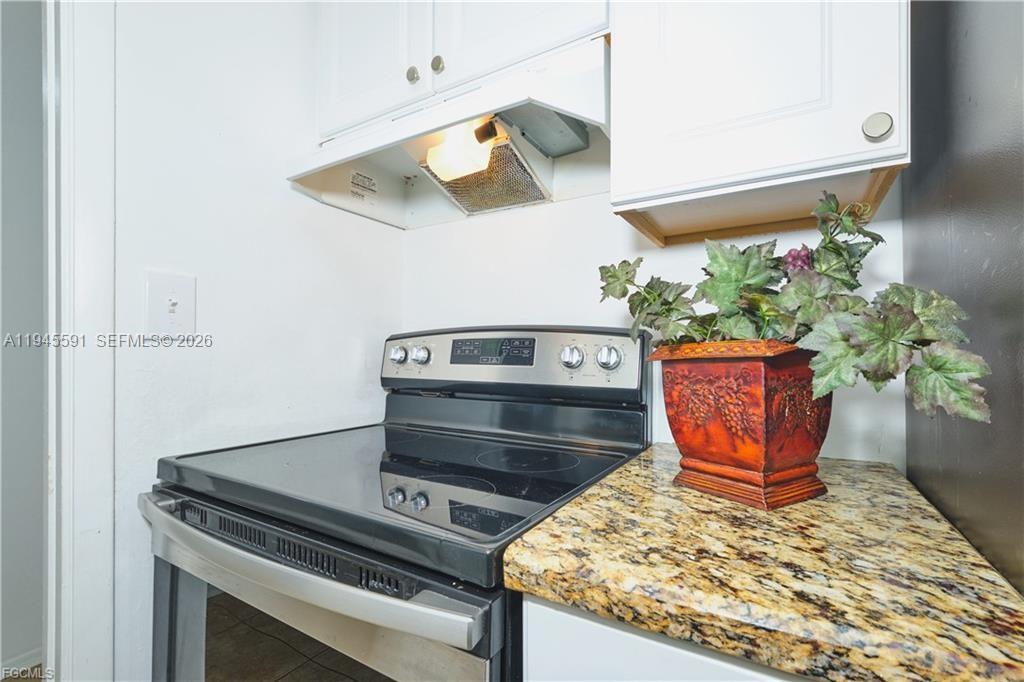 TOWERS CONDO - Residential