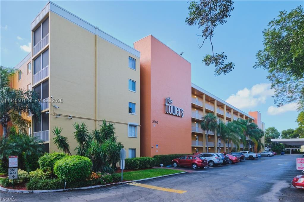 TOWERS CONDO - Residential