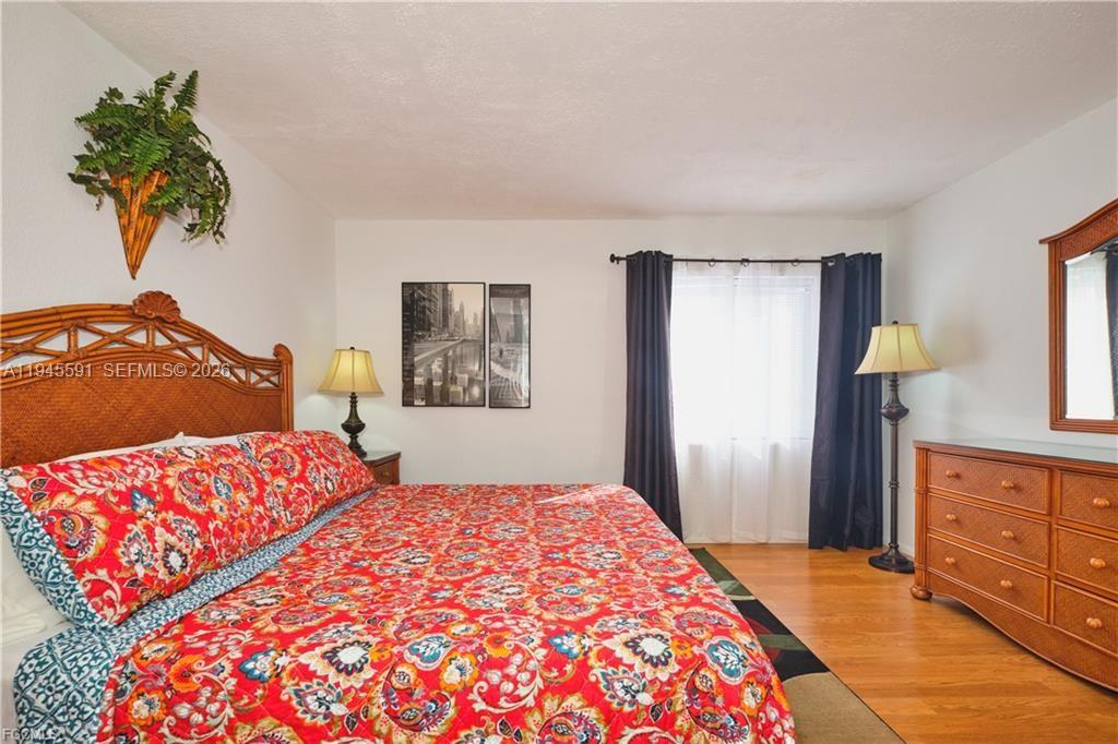 TOWERS CONDO - Residential