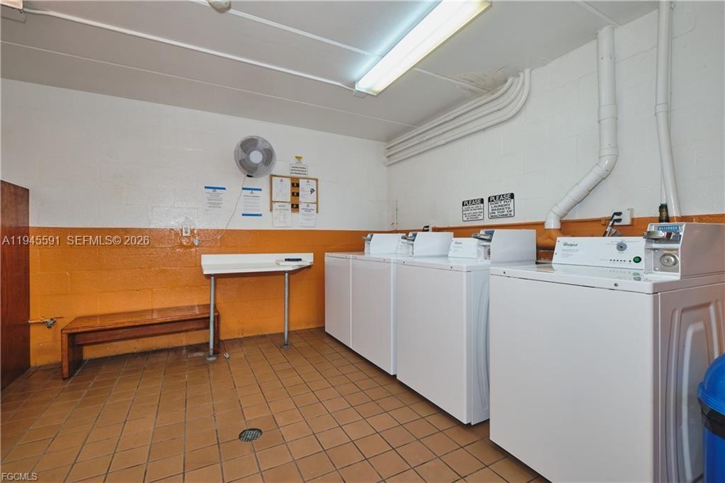 TOWERS CONDO - Residential