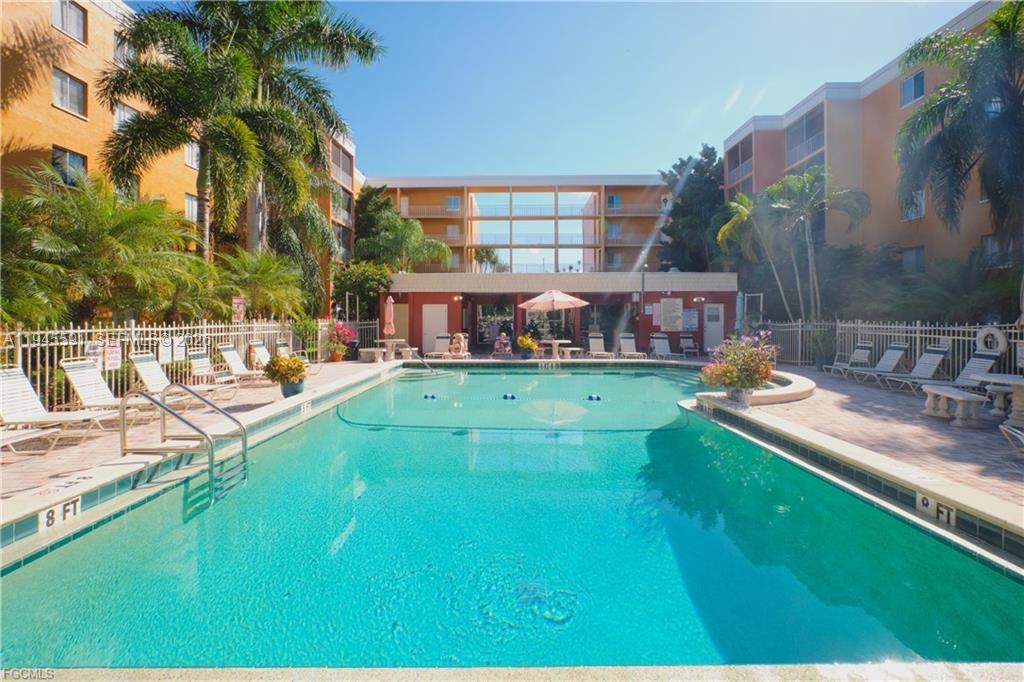 2366 E E MALL DR 519