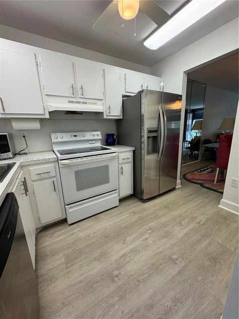 8280 Sunrise Lakes Blvd 202 Sunrise FL 33322