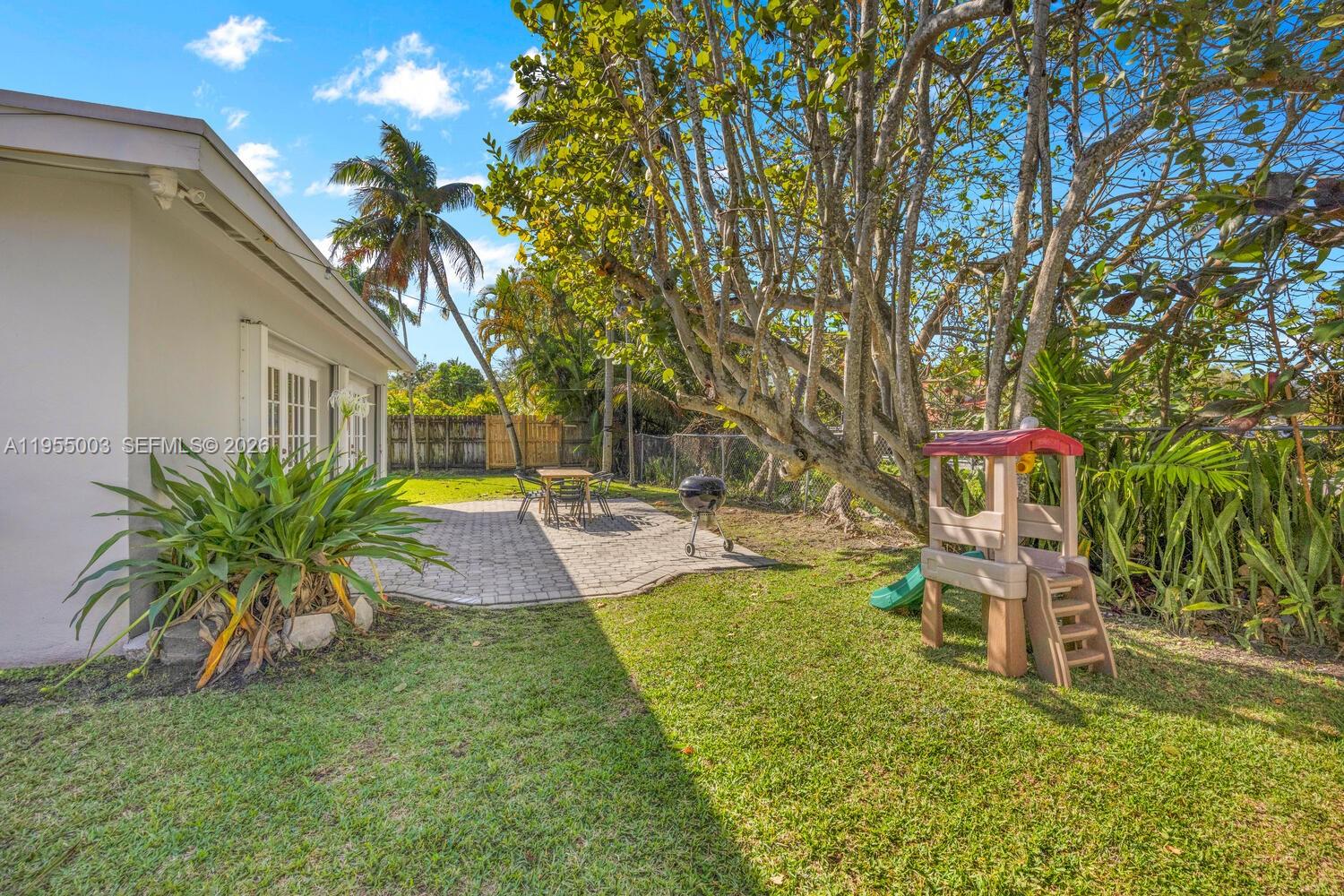 BEVERLY GARDENS - Residential