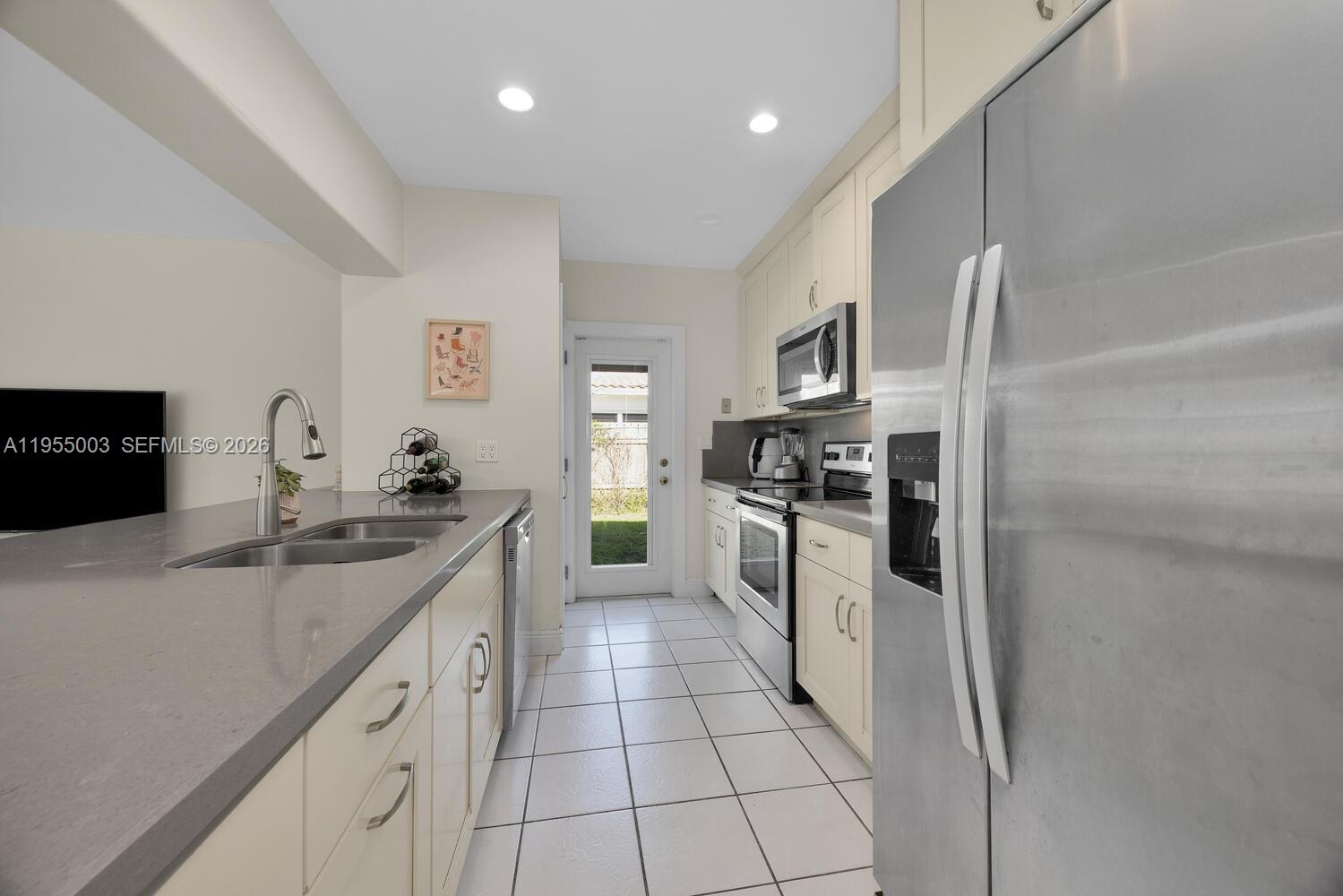 BEVERLY GARDENS - Residential