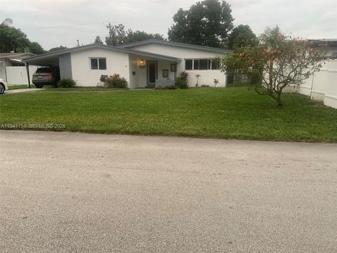 Photo of 6611 Mckinley St, Hollywood, FL 33024 (MLS # A11941154)