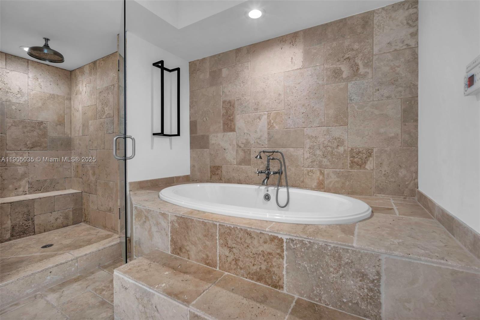 LAS OLAS RIVER HOUSE COND - Residential