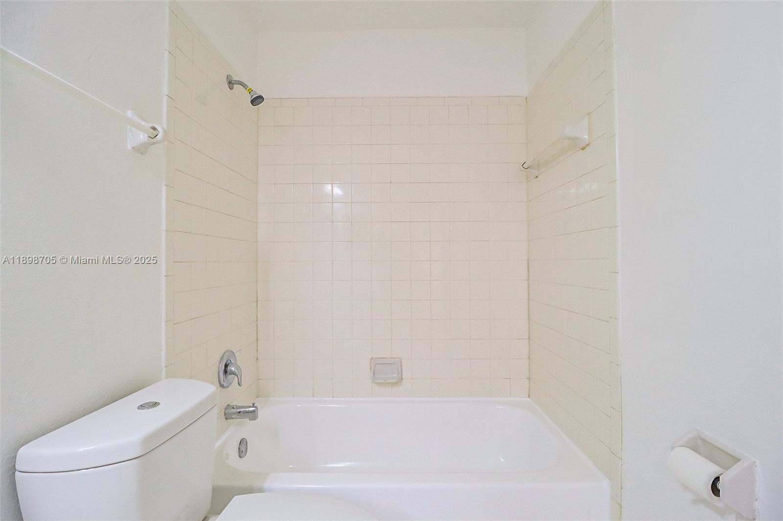 SUMMER LAKE - Residential